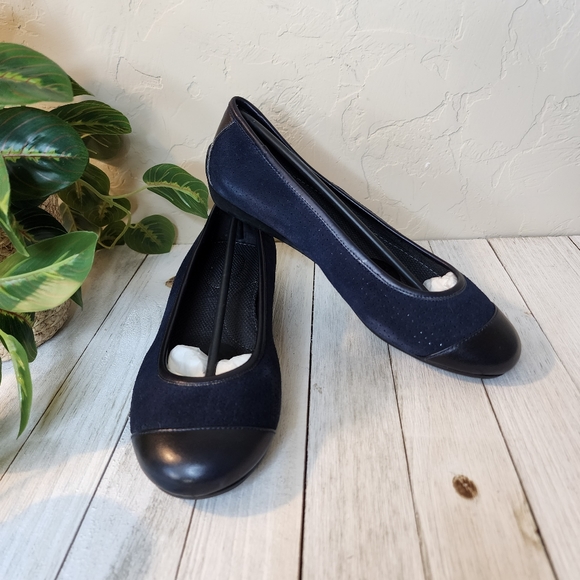 Pluggz Isis Navy Suede Ballet Flats NIB Size 6 - Picture 5 of 14